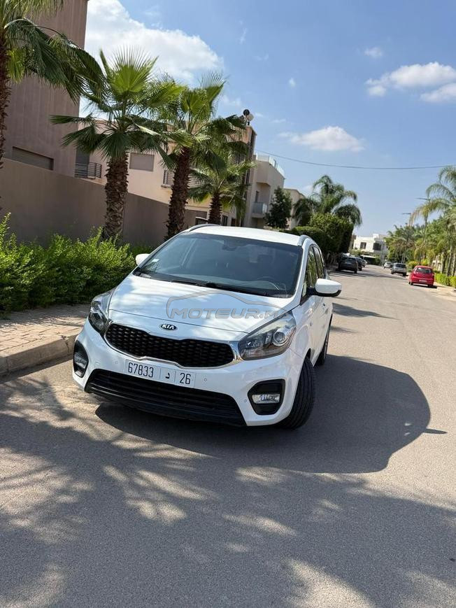 kia carens 