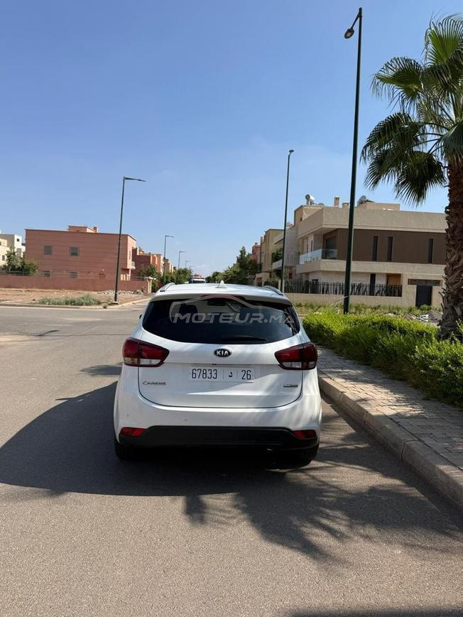 kia carens 