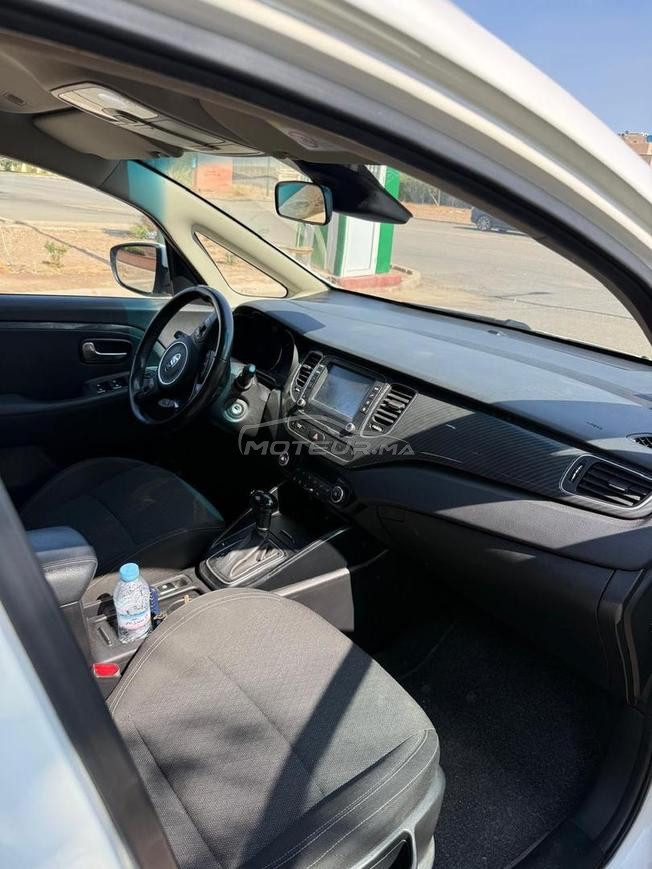 kia carens 