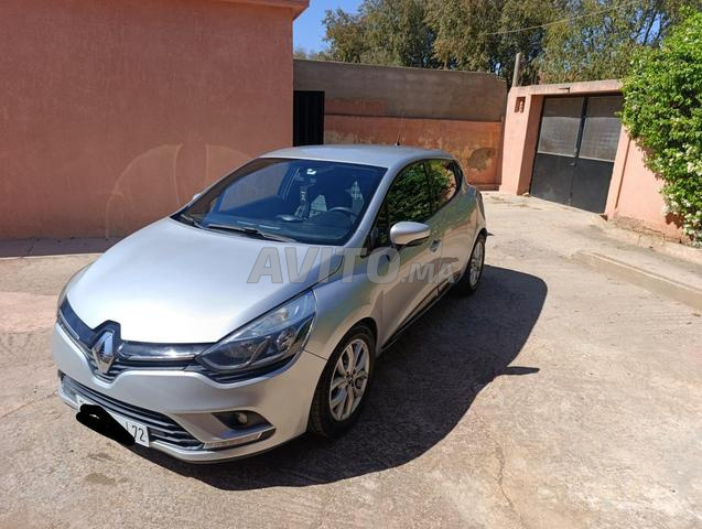 Renault Clio 4 Diesel Automatique 2017 à Khouribga - 2