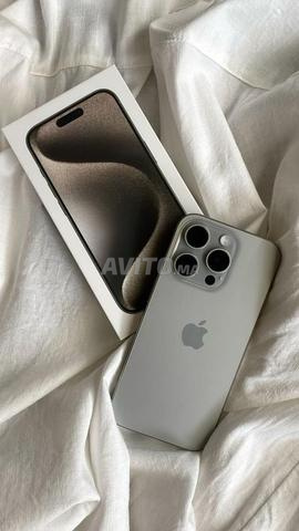 iPhone 15 Pro 256 Go - 2