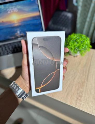 iPhone 16 Pro Max Jamais Utilisé - 2