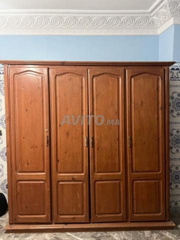 Grande armoire 4 portes en bois massif - 2