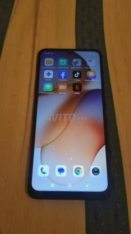 Redmi 13C 128Go RAM 4Go 4G en très bon état