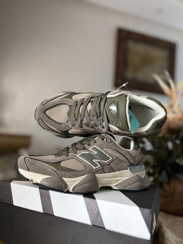 New Balance 9060 مقاس 42 - 2