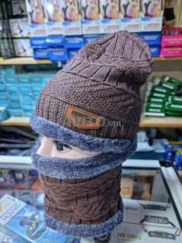 Deux en un : bonnet et écharpe en laine