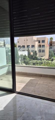 Studio vide à louer à Oasis – 1er étage