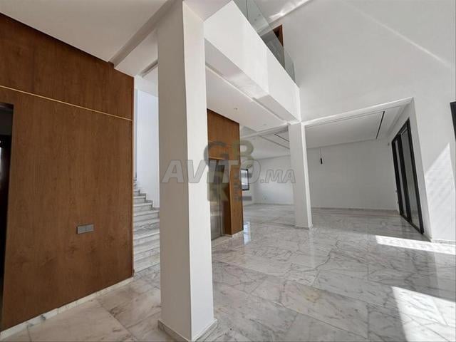 Magnifique villa avec piscine et ascenseur en location