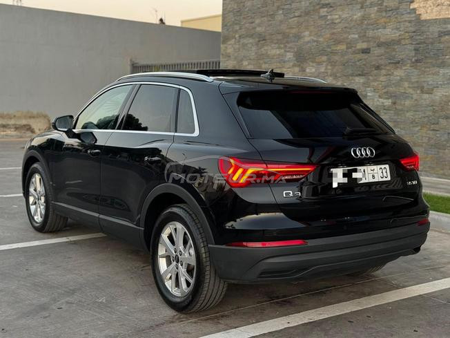 je met vent Une voiture Audi Q3 très bon état 