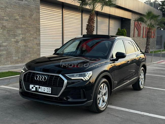 je met vent Une voiture Audi Q3 très bon état 