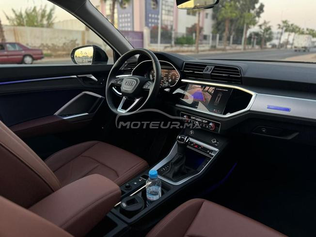 je met vent Une voiture Audi Q3 très bon état 