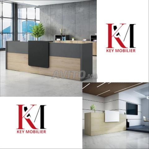 🏢 Comptoir d’Accueil Moderne et Élégant - 2