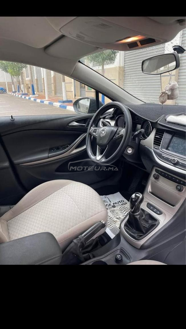 Opel Astra Diesel Manuelle 2018 à Tétouan