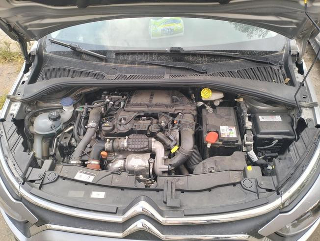 C3 shine tout option comme neuve