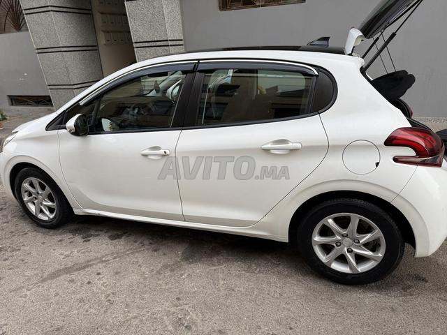Peugeot 208 M 2018 - 2