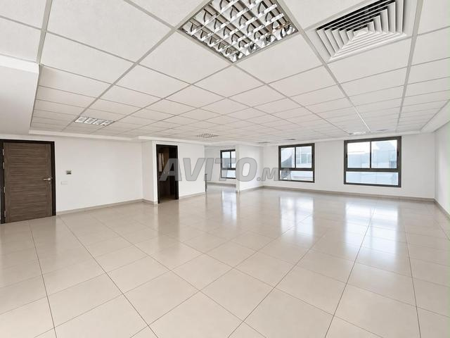 PLATEAU DE BUREAU 208M BD DE LA CORNICHE