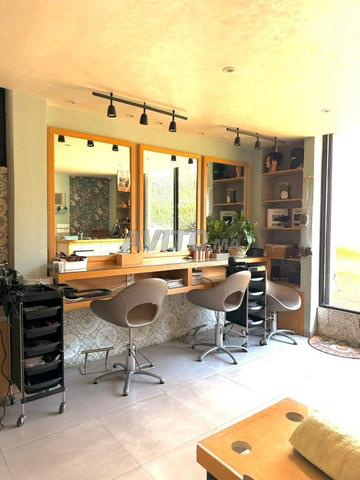 À LOUER EN GÉRANCE OU À VENDRE – SALON DE COIFFURE