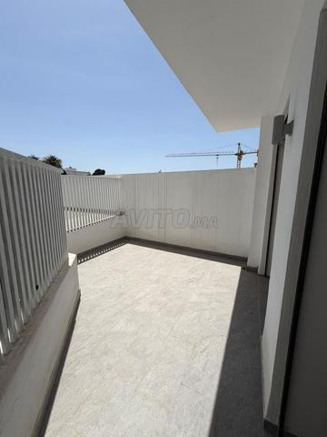 Studios avec terrasse à louer aux Hôpitaux - 2