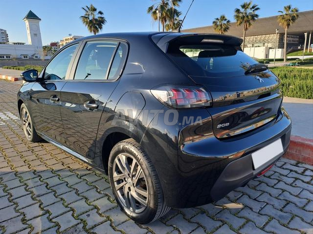 Peugeot 208 en très bon état