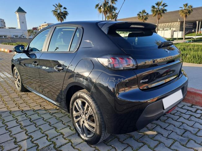 Peugeot 208 avec un très bon état 