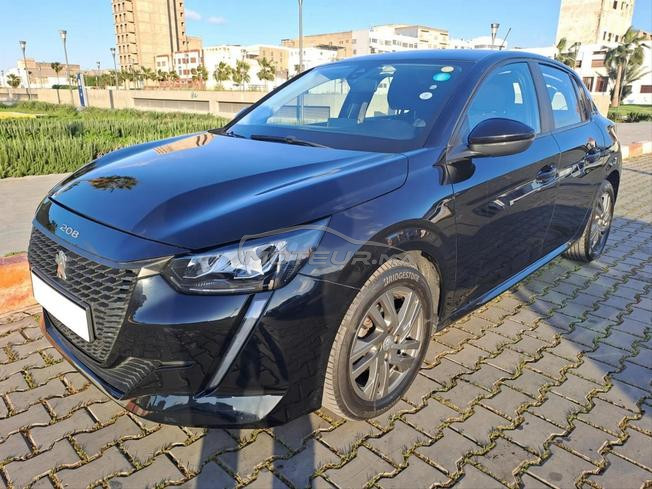 Peugeot 208 avec un très bon état 