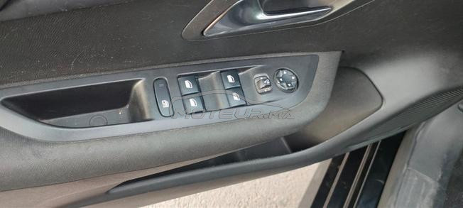 Peugeot 208 avec un très bon état 