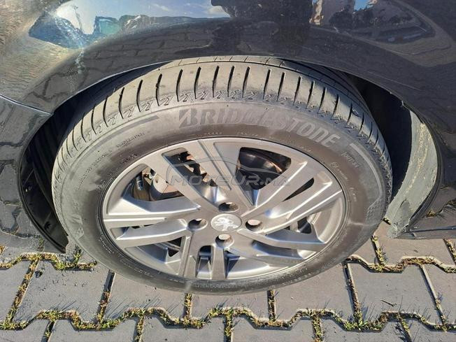 Peugeot 208 avec un très bon état 