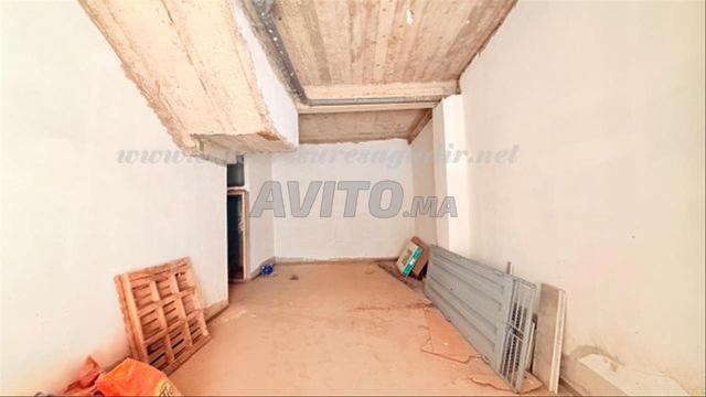 Local commercial avec grand sous-sol (location) - 2