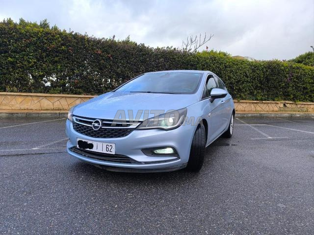 Opel Astra Diesel Manuelle 2016 à Salé 0676483605 - 2