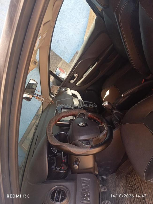 Renault Clio Essence Manuelle 2017 à Marrakech