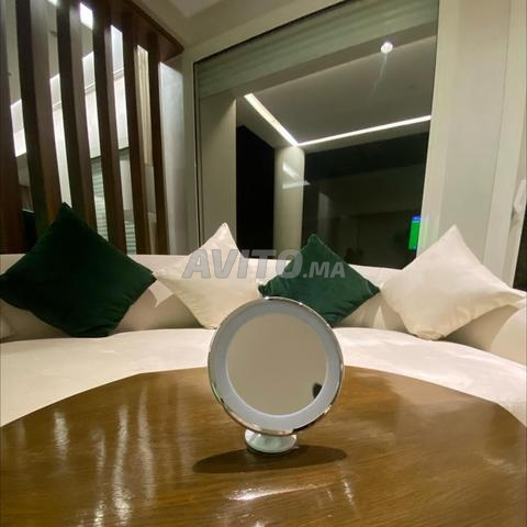 مرآة بإضاءة LED من ماركة Jysk - 2