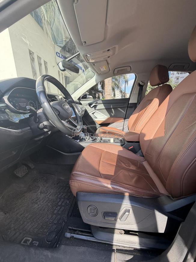 à vendre Audi q3 sport back première main 