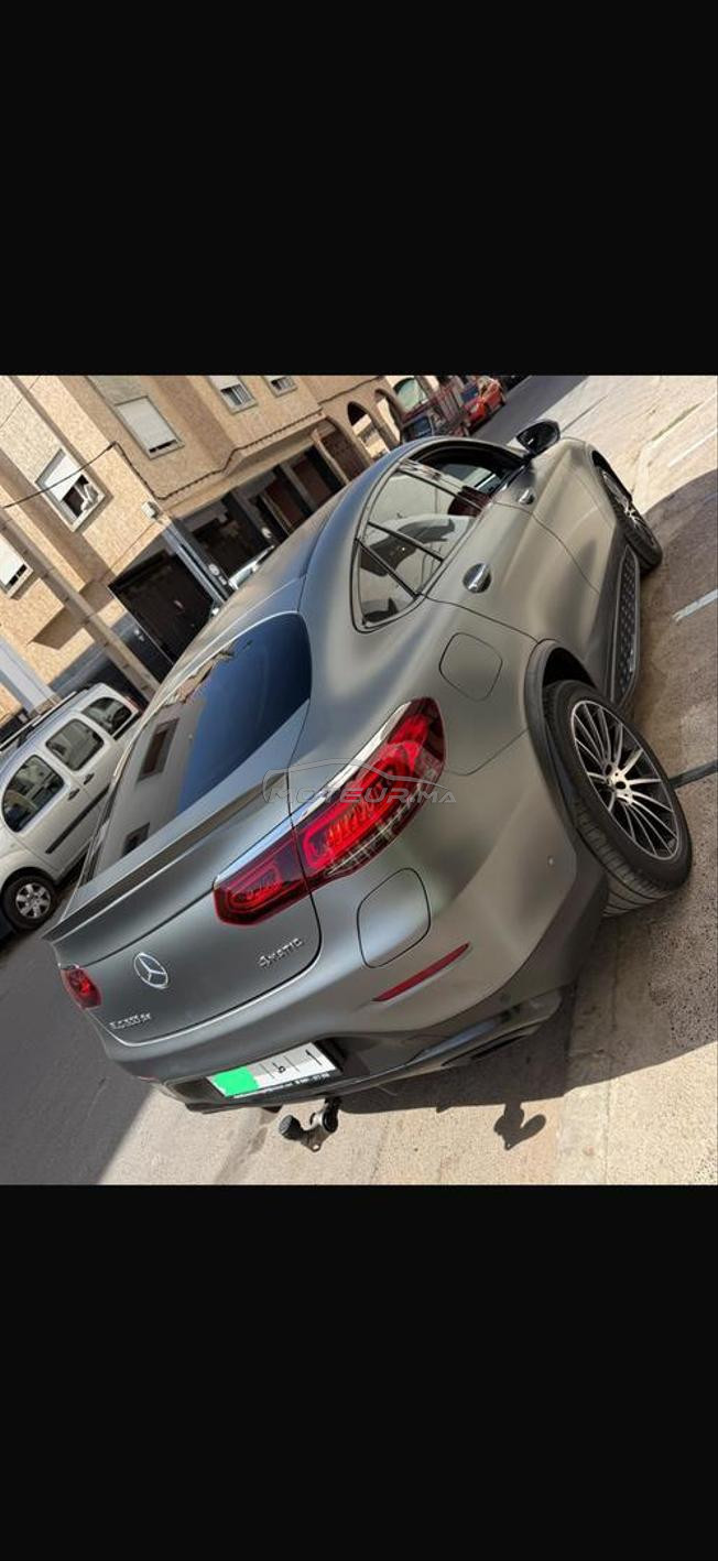 je met en vente ma voiture glc de 300 
