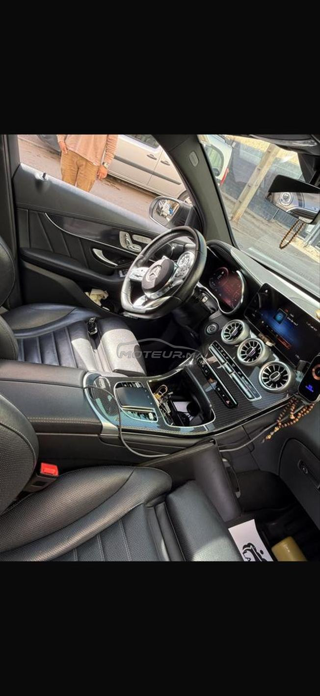 je met en vente ma voiture glc de 300 