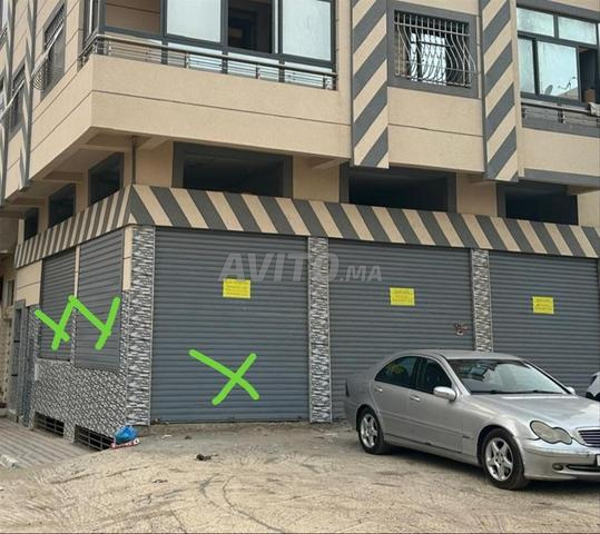 Local commercial à vendre 29 m² + 100 m² parking - 2
