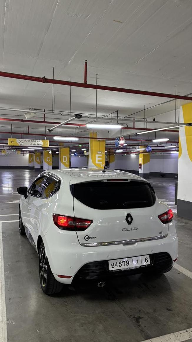 je met en vent ma voiture très bon état 