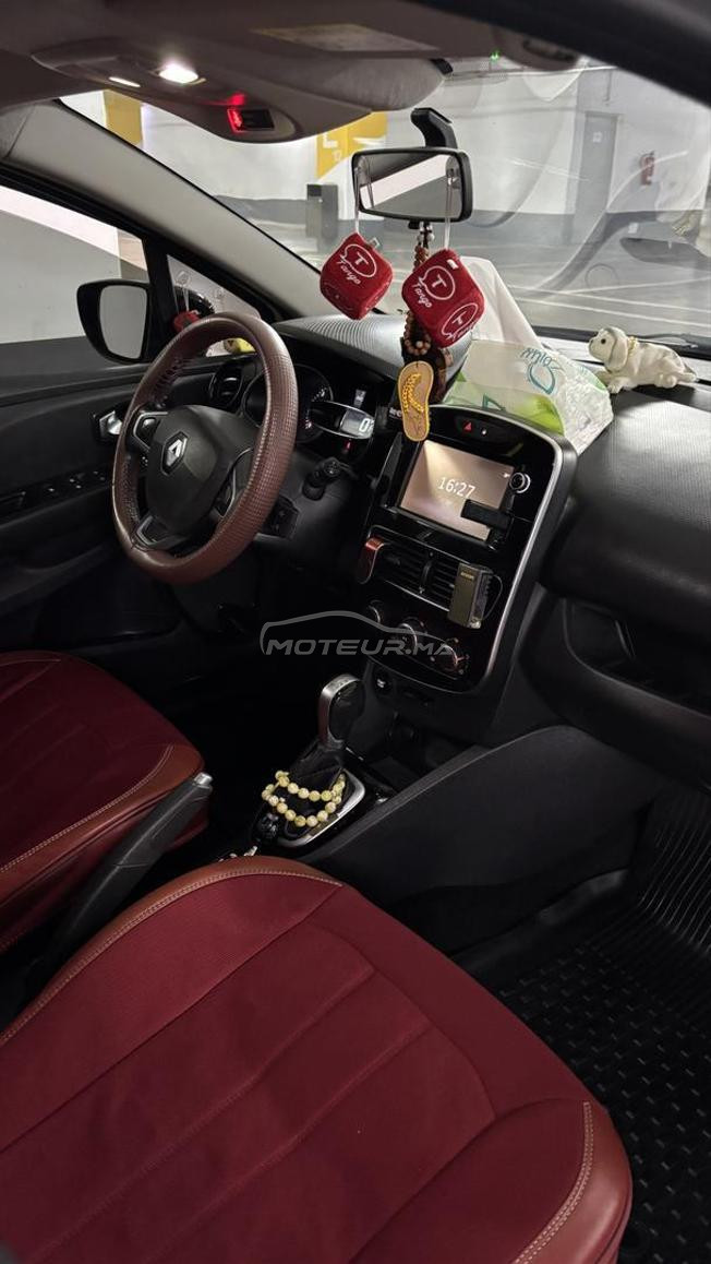 je met en vent ma voiture très bon état 