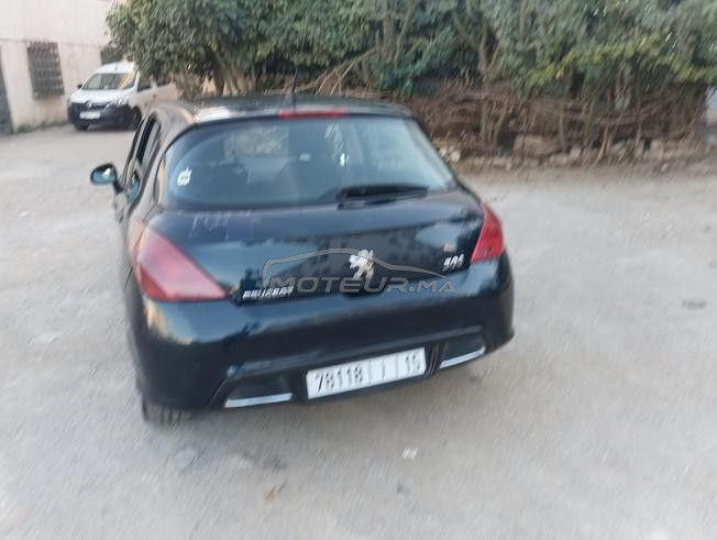 سيارة في حالة جيدة