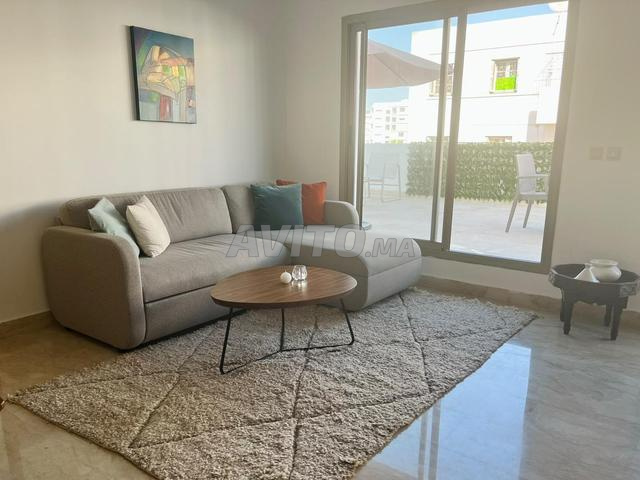 Joli studio avec grande terrasse
