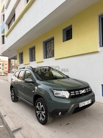 Duster modèle 2023 full options kilomètres 100 - 2