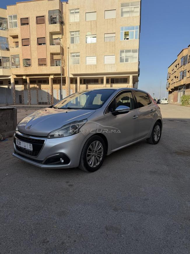Peugeot 208 2018 toutes options 