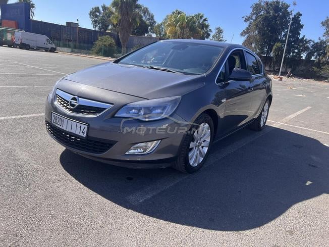 • À VENDRE - Opel Astra J 1.7 CDTI 2012