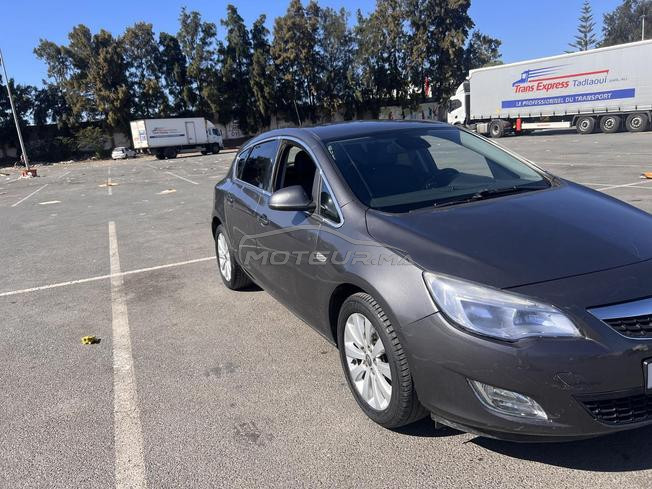 • À VENDRE - Opel Astra J 1.7 CDTI 2012