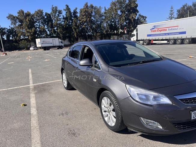 • À VENDRE - Opel Astra J 1.7 CDTI 2012