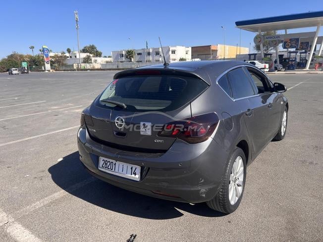 • À VENDRE - Opel Astra J 1.7 CDTI 2012
