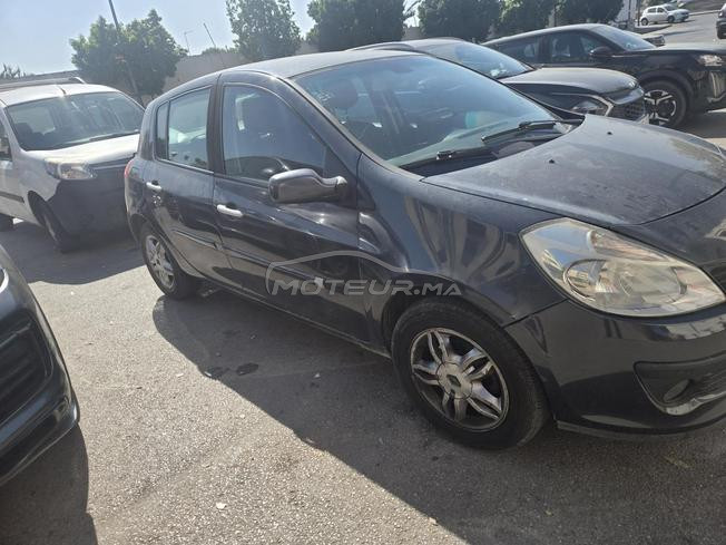 Clio 3 diesel 6 chv toutes options 