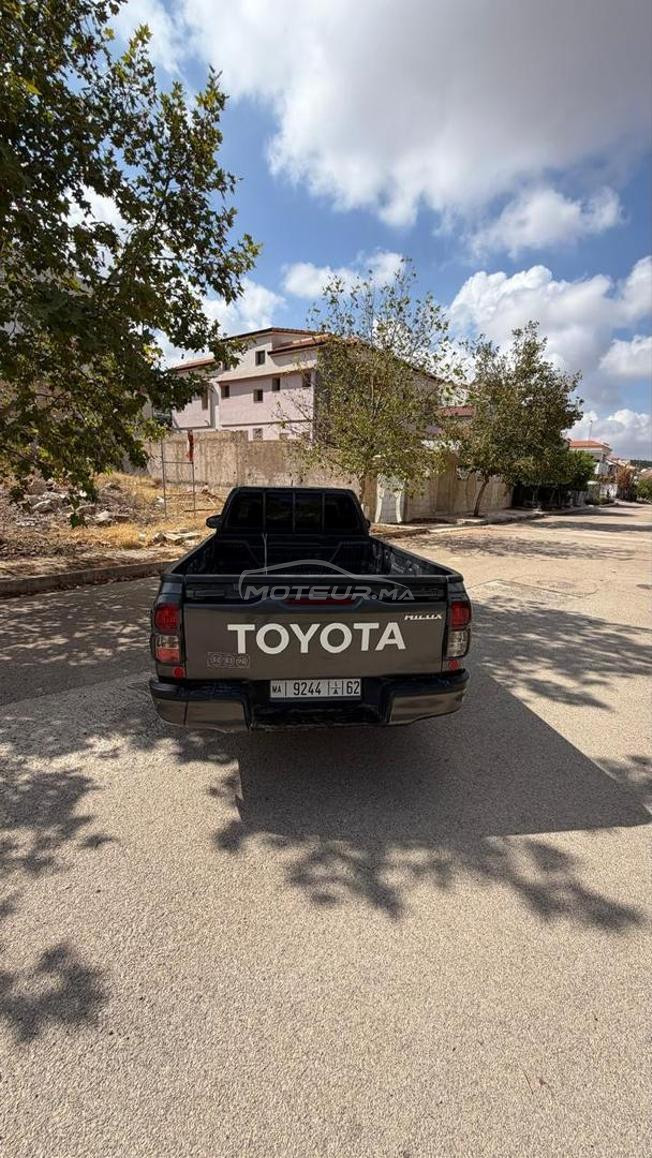 toyota hilux 