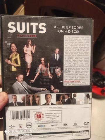 coffret DVD saison 4 de la série télévisée Suits - 2
