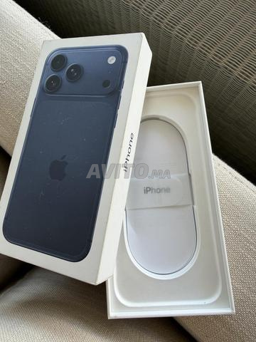 À vendre iPhone 17 Pro Max 256 Go très bon état