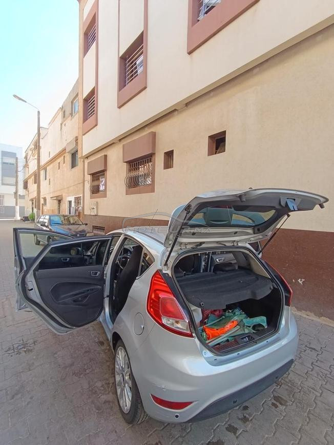 ford fiesta titanium 